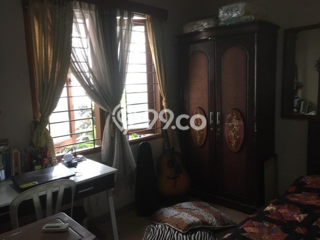 Rumah Terawat di Jatiwaringin, Bekasi, Luas 237m² Bangunan 200m² DIJUAL CEPAT! Rumah Terawat di Jatiwaringin, Bekasi, Luas 237m² Bangunan 200m² DIJUAL CEPAT!