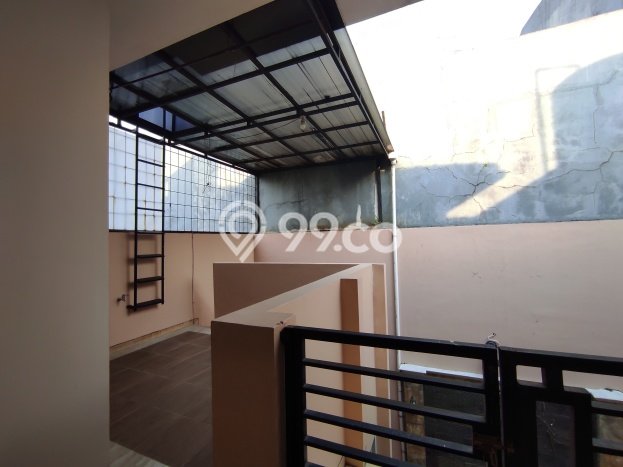 LISTING BARU! Rumah Premium di Grand Wisata, Luas 180m² Bangunan 210m² LISTING BARU! Rumah Premium di Grand Wisata, Luas 180m² Bangunan 210m²