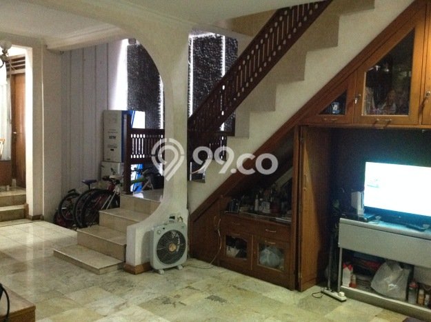 Rumah Elit Modern Siap Huni di Senayan Jakarta Selatan Rumah Elit Modern Siap Huni di Senayan Jakarta Selatan