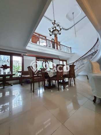 Hunian Mewah LB 412m2 Siap Pakai Desain Elegan di Bintaro, Jakarta Selatan Hunian Mewah LB 412m2 Siap Pakai Desain Elegan di Bintaro, Jakarta Selatan