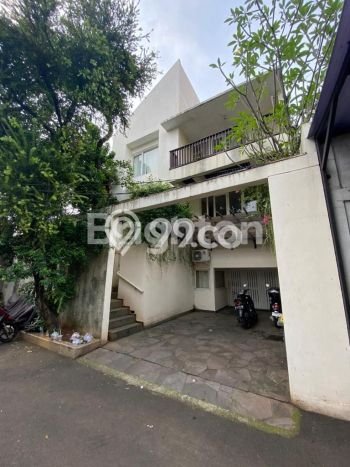 Disewakan! Rumah 4 Kamar Tidur &
3 Kamar Mandi di Kemang, Jakarta Selatan Disewakan! Rumah 4 Kamar Tidur &
3 Kamar Mandi di Kemang, Jakarta Selatan