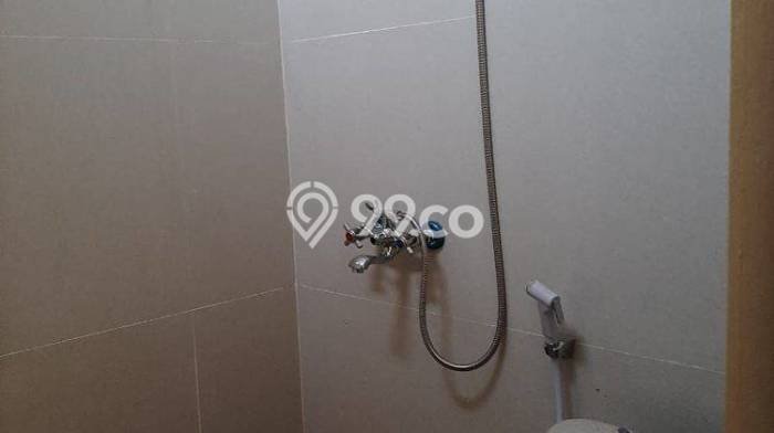 BEST DEAL! Rumah Siap Huni area , Luas 131m2m² Bangunan 200m2m² BEST DEAL! Rumah Siap Huni area , Luas 131m2m² Bangunan 200m2m²