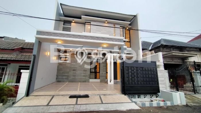 HARGA SPESIAL! Rumah Minimalis area Mulyorejo, Surabaya, Luas 135m² LB 193m² NEGO! HARGA SPESIAL! Rumah Minimalis area Mulyorejo, Surabaya, Luas 135m² LB 193m² NEGO!