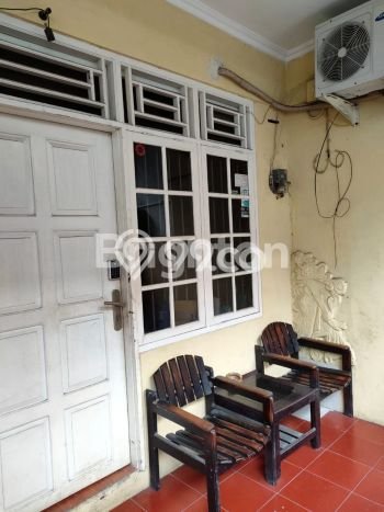 For Sale Hunian Rumah Terawat 7 Kamar di Tomang, Jakarta Barat For Sale Hunian Rumah Terawat 7 Kamar di Tomang, Jakarta Barat