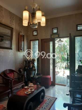 DIJUAL CEPAT! Rumah Geger Kalong, Bandung, Luas 317m² Bangunan 400m² DIJUAL CEPAT! Rumah Geger Kalong, Bandung, Luas 317m² Bangunan 400m²