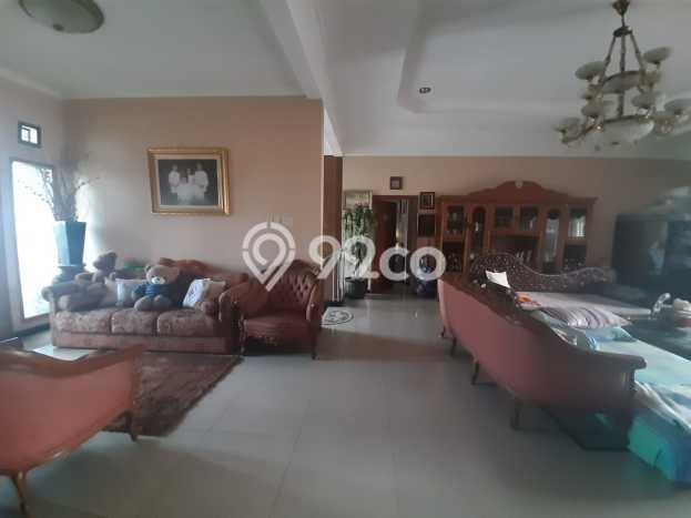 DIJUAL CEPAT! Rumah Geger Kalong, Bandung, Luas 317m² Bangunan 400m² DIJUAL CEPAT! Rumah Geger Kalong, Bandung, Luas 317m² Bangunan 400m²