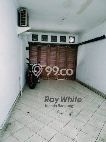 PENAWARAN TERBAIK! Rumah Premium area Sayap Dago, Luas 483m2m² Bangunan 260m2m² PENAWARAN TERBAIK! Rumah Premium area Sayap Dago, Luas 483m2m² Bangunan 260m2m²