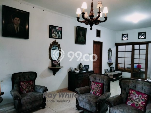 PENAWARAN TERBAIK! Rumah Premium area Sayap Dago, Luas 483m2m² Bangunan 260m2m² PENAWARAN TERBAIK! Rumah Premium area Sayap Dago, Luas 483m2m² Bangunan 260m2m²