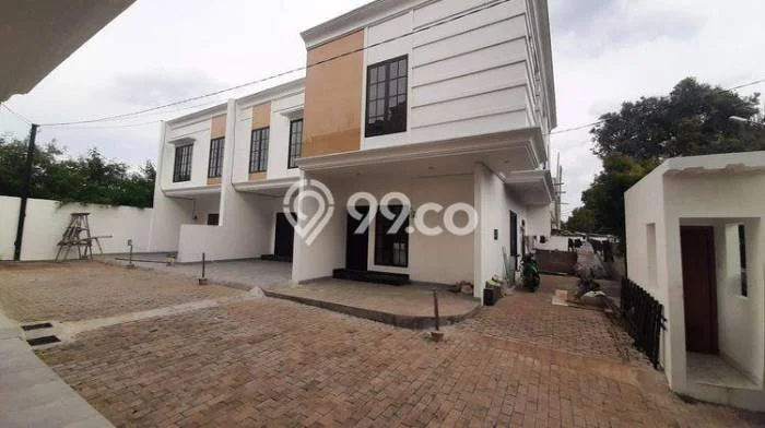 Dijual Rumah 4 Kamar Lokasi Ideal Nyaman dan Strategis di Pancoran Dijual Rumah 4 Kamar Lokasi Ideal Nyaman dan Strategis di Pancoran