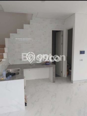 Rumah Terawat LT 98m2m² / LB 84m2m² di Lokasi Strategis Sambikerep, Surabaya Rumah Terawat LT 98m2m² / LB 84m2m² di Lokasi Strategis Sambikerep, Surabaya