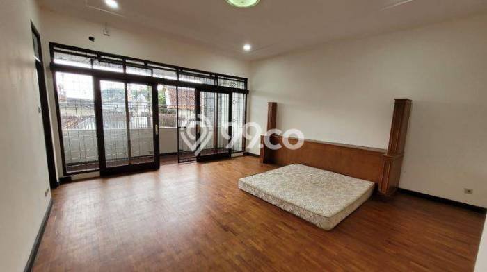 For Sale! Premium House LT 293m2 Desain Modern di Hegarmanah For Sale! Premium House LT 293m2 Desain Modern di Hegarmanah