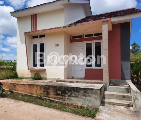DIJUAL RUMAH SIAP HUNI DI KM 5,5 BATU AMPAR DIJUAL RUMAH SIAP HUNI DI KM 5,5 BATU AMPAR