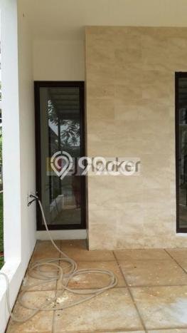 Rumah Modern Cantik 4 Kamar Bisa Langsung Pindah di Sawangan Rumah Modern Cantik 4 Kamar Bisa Langsung Pindah di Sawangan