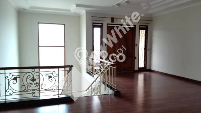 Rumah Elit Modern Tanpa Renovasi di Setra Duta Bandung Rumah Elit Modern Tanpa Renovasi di Setra Duta Bandung