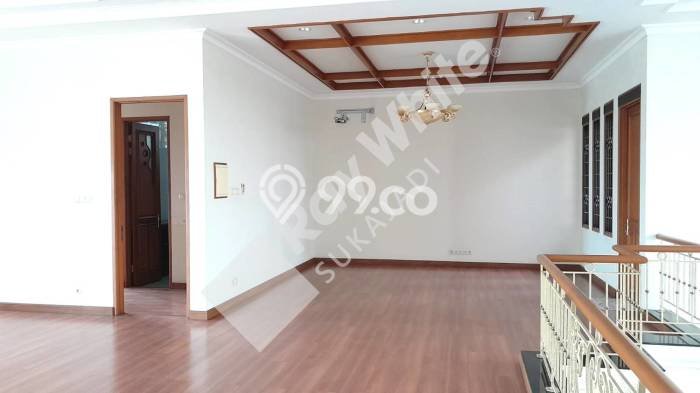 Rumah Elit Modern Tanpa Renovasi di Setra Duta Bandung Rumah Elit Modern Tanpa Renovasi di Setra Duta Bandung