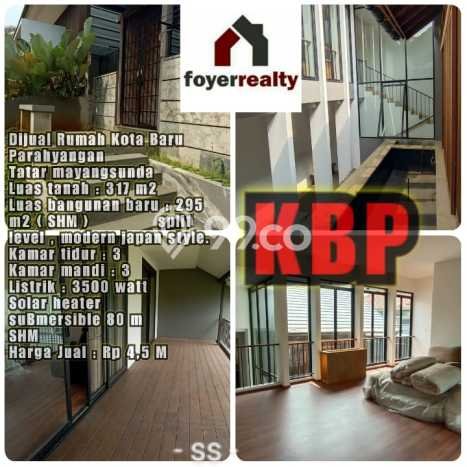 Bisa KPR! Rumah Strategis area , Luas 317m2m² LB 295m2m² Bisa KPR! Rumah Strategis area , Luas 317m2m² LB 295m2m²