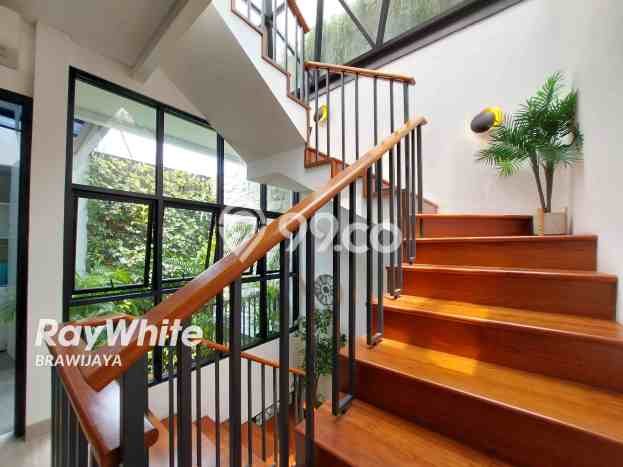 Rumah 3 KT 4 KM One Gate System di Pondok Indah, Jakarta Selatan Rumah 3 KT 4 KM One Gate System di Pondok Indah, Jakarta Selatan
