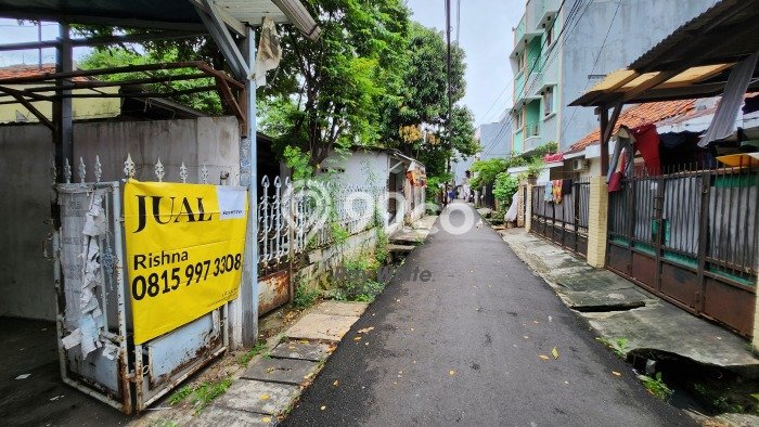 KESEMPATAN EMAS! Rumah Premium area Kebon Kacang, Jakarta Pusat, Luas 233m² LB 240m² KESEMPATAN EMAS! Rumah Premium area Kebon Kacang, Jakarta Pusat, Luas 233m² LB 240m²