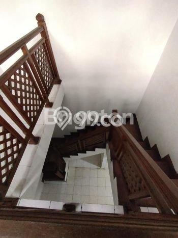 Rumah Elit Modern Tanpa Renovasi di Margonda Depok Rumah Elit Modern Tanpa Renovasi di Margonda Depok