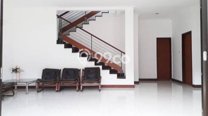 Rumah Elit LB 250m2 Siap Huni Desain Elegan di Setra Duta, Bandung Rumah Elit LB 250m2 Siap Huni Desain Elegan di Setra Duta, Bandung