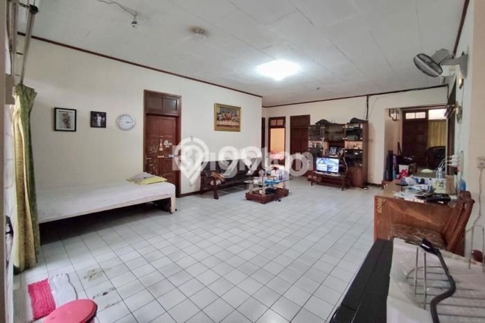 For Sale! Luxury House LT 880m2 Desain Elegan di Margonda For Sale! Luxury House LT 880m2 Desain Elegan di Margonda