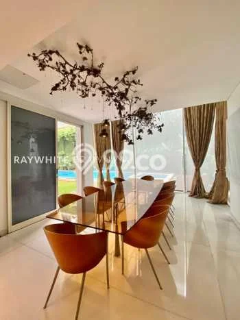 Jual Rumah Luas Elegan Dengan View Eksklusif di Patal Senayan, Jakarta Selatan Jual Rumah Luas Elegan Dengan View Eksklusif di Patal Senayan, Jakarta Selatan
