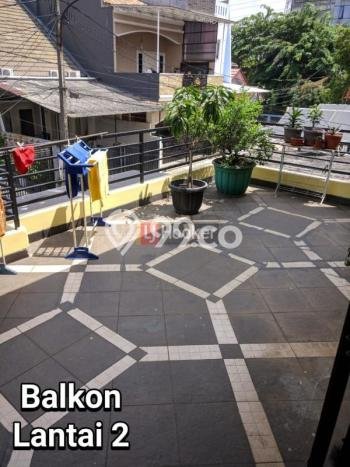 Rumah Strategis Modern Lb 192m2 di Kelapa Gading, Jakarta Utara Rumah Strategis Modern Lb 192m2 di Kelapa Gading, Jakarta Utara
