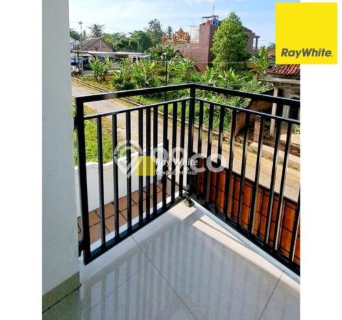 Rumah Strategis Minimalis Lb 250m2 di Rajabasa, Bandar Lampung Rumah Strategis Minimalis Lb 250m2 di Rajabasa, Bandar Lampung