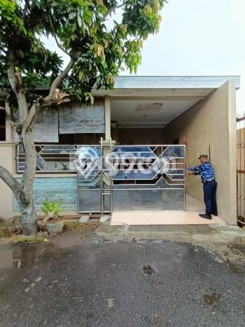 Lokasi strategis! Rumah siap huni disewakan di Colomadu LB 100m2 Lokasi strategis! Rumah siap huni disewakan di Colomadu LB 100m2