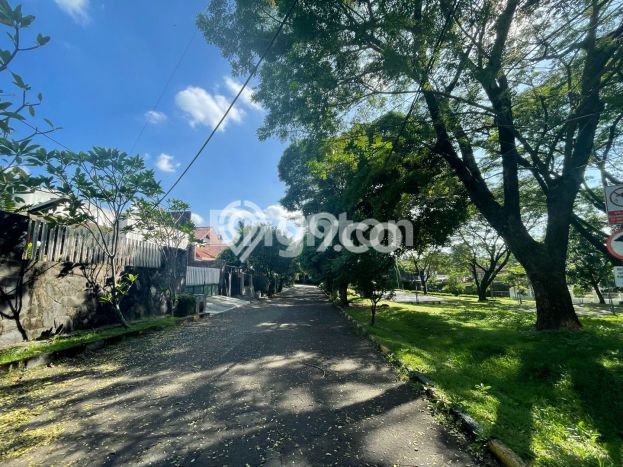 KESEMPATAN EMAS! Rumah Premium area Cinere, Depok, Luas 465m² Bangunan 185m² KESEMPATAN EMAS! Rumah Premium area Cinere, Depok, Luas 465m² Bangunan 185m²