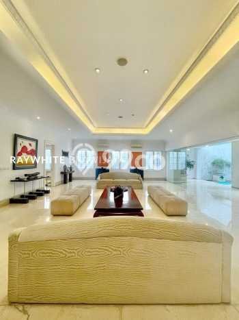 Rumah Elit LB 1000m2 Siap Pakai Desain Elegan di Bangka, Jakarta Selatan Rumah Elit LB 1000m2 Siap Pakai Desain Elegan di Bangka, Jakarta Selatan