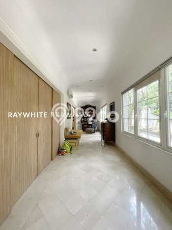 Rumah Elit LB 1000m2 Siap Pakai Desain Elegan di Bangka, Jakarta Selatan Rumah Elit LB 1000m2 Siap Pakai Desain Elegan di Bangka, Jakarta Selatan