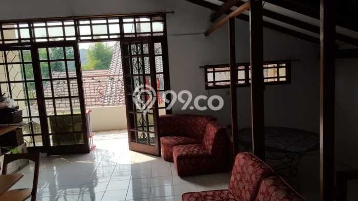 Ready to Use! Luxury House LT 169m2 Desain Elegan di Senayan Ready to Use! Luxury House LT 169m2 Desain Elegan di Senayan