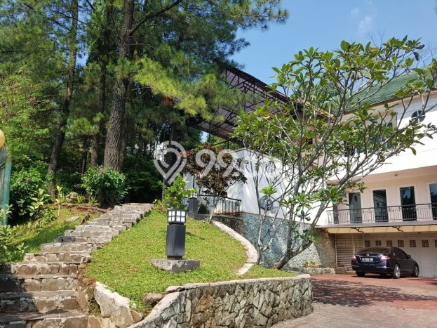 Jual Rumah Luas Megah Dengan View Eksklusif di Sentul, Bogor Jual Rumah Luas Megah Dengan View Eksklusif di Sentul, Bogor