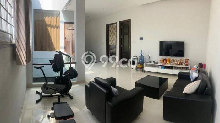 Dijual Rumah Mewah Megah Dengan View Cantik di Manyar, Surabaya Dijual Rumah Mewah Megah Dengan View Cantik di Manyar, Surabaya