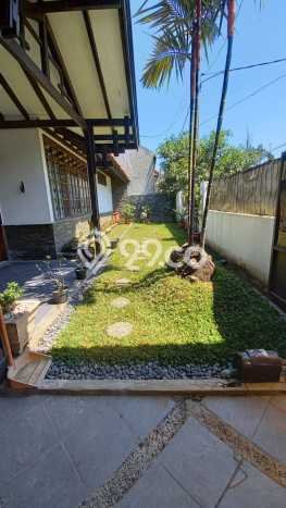Rumah Strategis Modern Lb 200m2 di Batununggal, Bandung Rumah Strategis Modern Lb 200m2 di Batununggal, Bandung