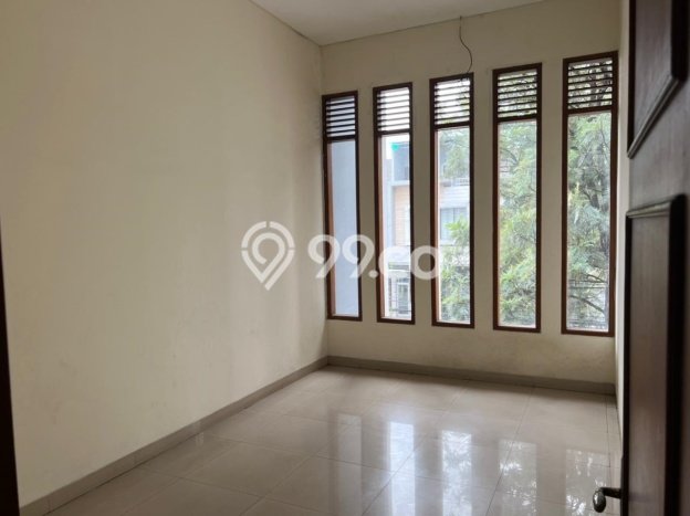 Rumah Elit Modern Tanpa Renovasi di Mekar Wangi Bandung Rumah Elit Modern Tanpa Renovasi di Mekar Wangi Bandung