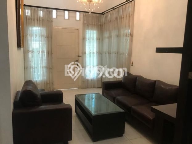 Siap Huni Rumah Mewah 8 Kamar di Koja Dekat ke Mana Pun Siap Huni Rumah Mewah 8 Kamar di Koja Dekat ke Mana Pun