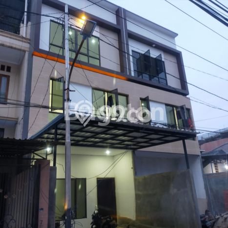 Rumah Elit LB 250m2 Siap Huni Desain Elegan di Jelambar, Jakarta Barat Rumah Elit LB 250m2 Siap Huni Desain Elegan di Jelambar, Jakarta Barat