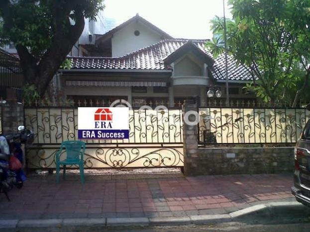 HARGA SPESIAL! Rumah Premium di Menteng, Jakarta Pusat, Luas 300m² Bangunan 525m² Bisa Nego! HARGA SPESIAL! Rumah Premium di Menteng, Jakarta Pusat, Luas 300m² Bangunan 525m² Bisa Nego!