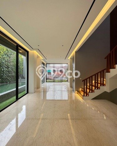 Dijual Rumah Luas Elegan Dengan View Eksklusif di Pondok Indah, Jakarta Selatan Dijual Rumah Luas Elegan Dengan View Eksklusif di Pondok Indah, Jakarta Selatan