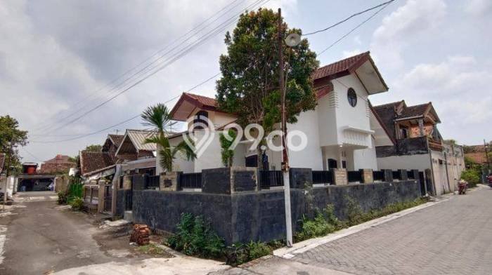 Dijual Cepat Rumah Bagus Siap Huni LB 145m2 di Pedurungan, Semarang Dijual Cepat Rumah Bagus Siap Huni LB 145m2 di Pedurungan, Semarang