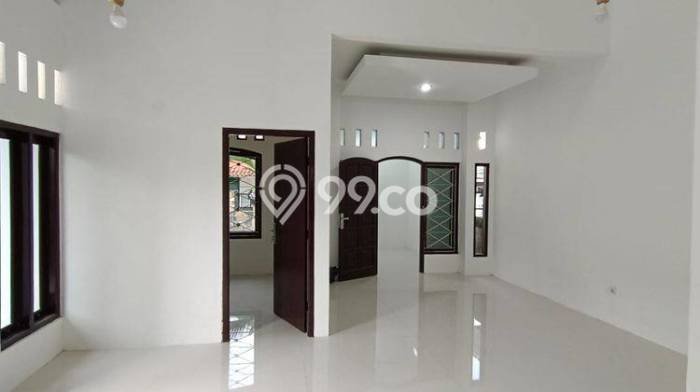 Dijual Cepat Rumah Bagus Siap Huni LB 145m2 di Pedurungan, Semarang Dijual Cepat Rumah Bagus Siap Huni LB 145m2 di Pedurungan, Semarang