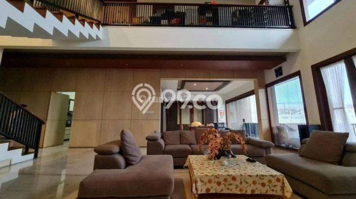 Jual Rumah Mewah Megah Dengan View Cantik di Setra Duta, Bandung Jual Rumah Mewah Megah Dengan View Cantik di Setra Duta, Bandung