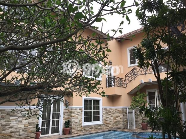 Dijual Rumah Luas Elegan Dengan View Cantik di Lippo Karawaci, Tangerang Dijual Rumah Luas Elegan Dengan View Cantik di Lippo Karawaci, Tangerang