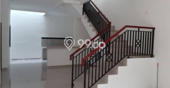 Bisa KPR! Rumah Strategis di Cakung, Luas 120m² LB 240m² Bisa KPR! Rumah Strategis di Cakung, Luas 120m² LB 240m²