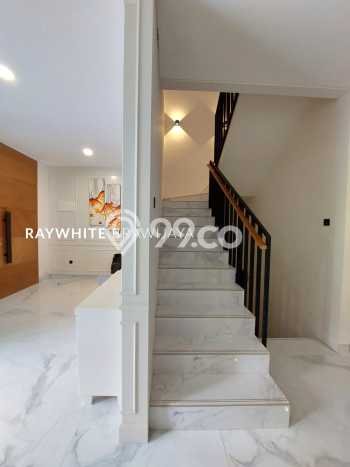 Dijual Rumah Premium dengan Fasilitas Sekitar Komplit di Cilandak, Jakarta Selatan Dijual Rumah Premium dengan Fasilitas Sekitar Komplit di Cilandak, Jakarta Selatan