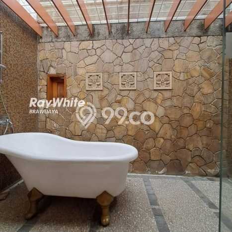 Rumah 4 KT 3 KM di Kawasan Cipete, Jakarta Selatan Rumah 4 KT 3 KM di Kawasan Cipete, Jakarta Selatan