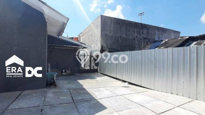 Lokasi strategis! Rumah siap huni dikontrakkan di Gajah Mungkur LB 200m2 Lokasi strategis! Rumah siap huni dikontrakkan di Gajah Mungkur LB 200m2