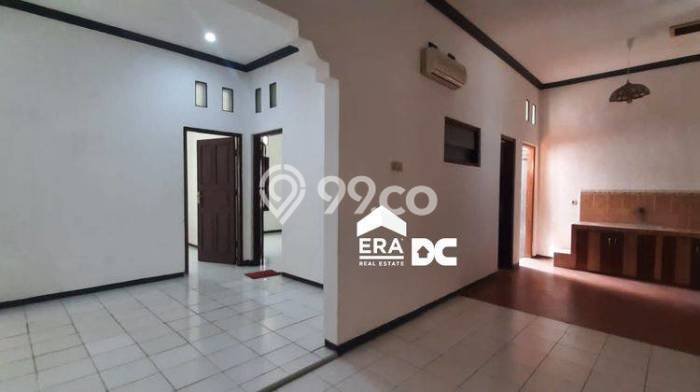 Lokasi strategis! Rumah siap huni dikontrakkan di Gajah Mungkur LB 200m2 Lokasi strategis! Rumah siap huni dikontrakkan di Gajah Mungkur LB 200m2
